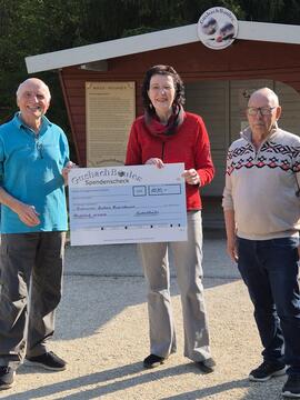 Scheckübergabe Gusbach Boules an Diakonie 2026