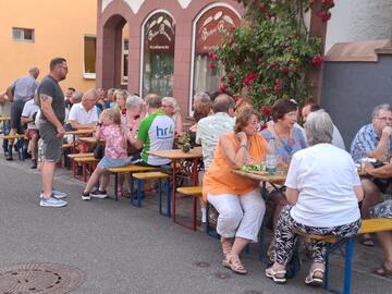 Babbeltreff beim Wein 2026